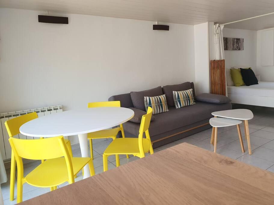Logement Amboise Centre Avec Terrasse Privee Exterior photo